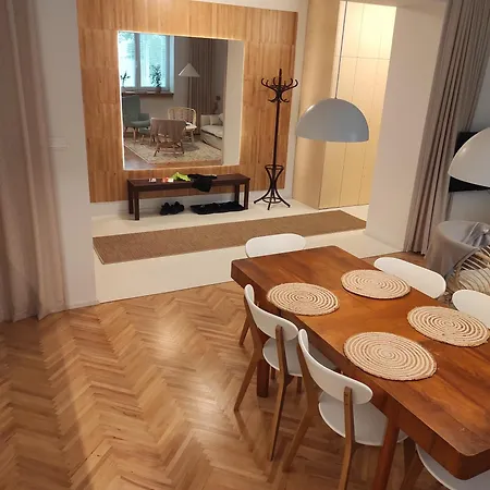 Novy V Centre Piestan Apartmán *